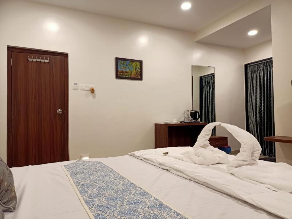 Srushti Sea Villa Resort Diveāgar Esterno foto